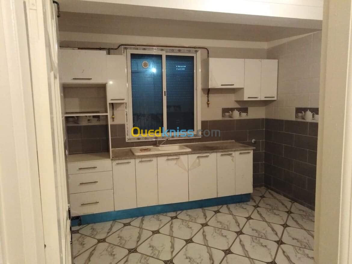 Location Appartement F4 Alger Rais hamidou