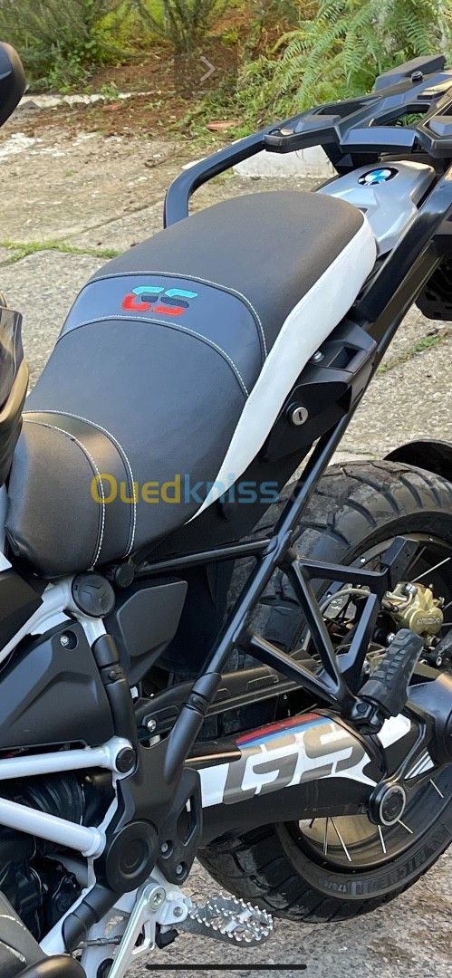 Siège Moto, Gs 1250 ou 1200 et casque shoei