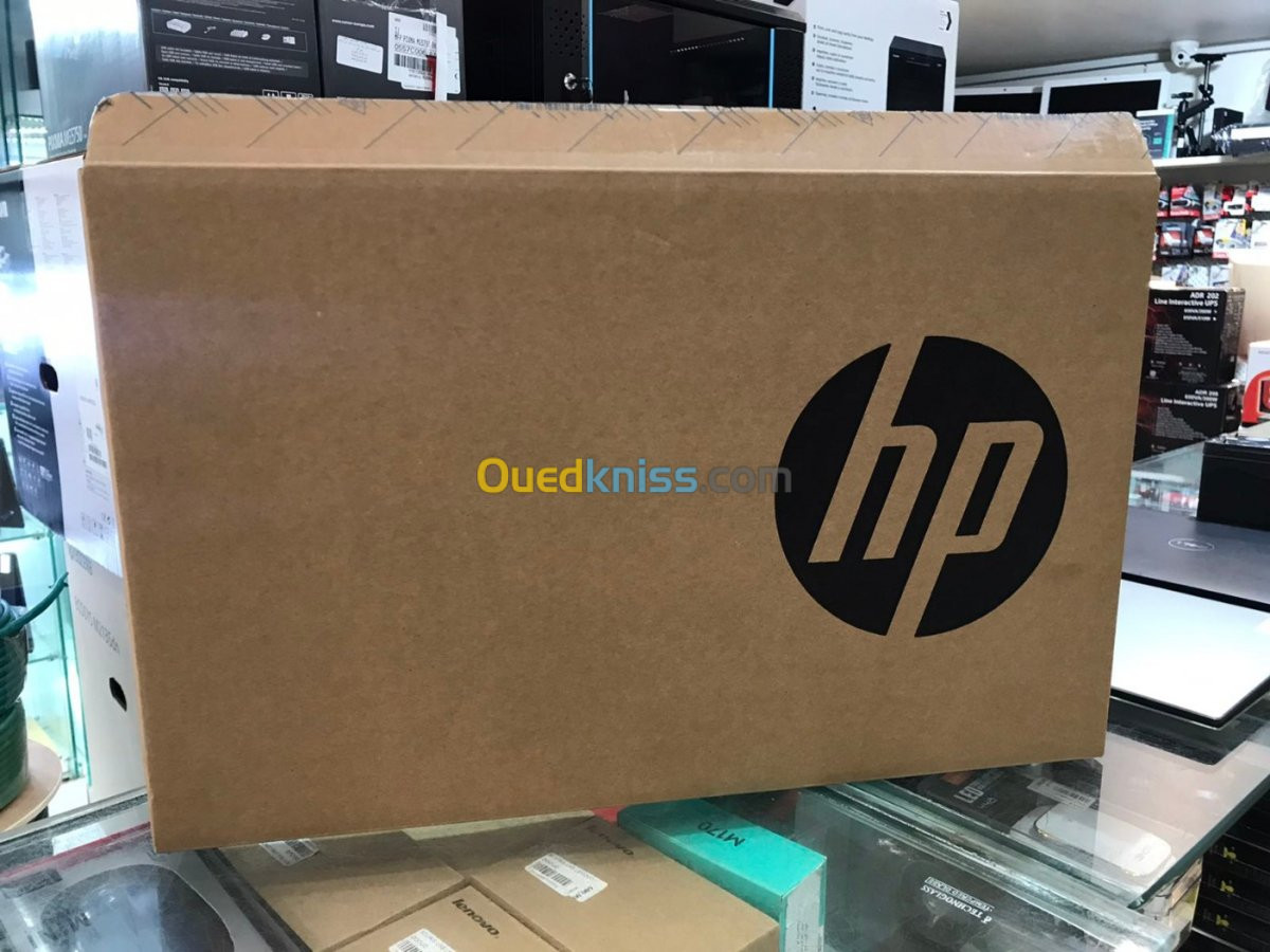 HP 15 i5 8265U RAM 16GB 256SSD NEUF