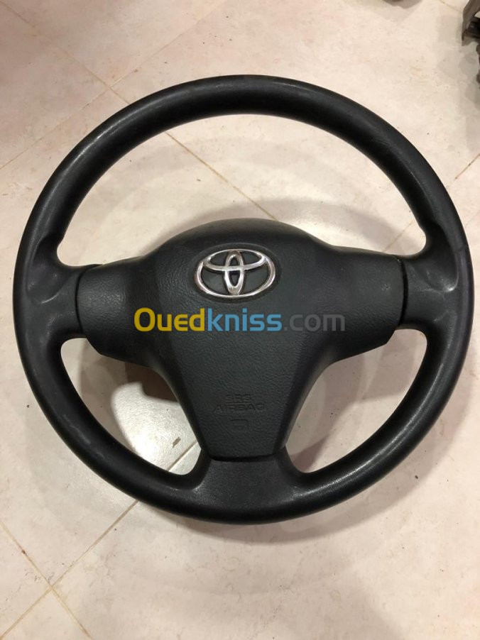 TOYOTA YARIS sedan volons air bag 