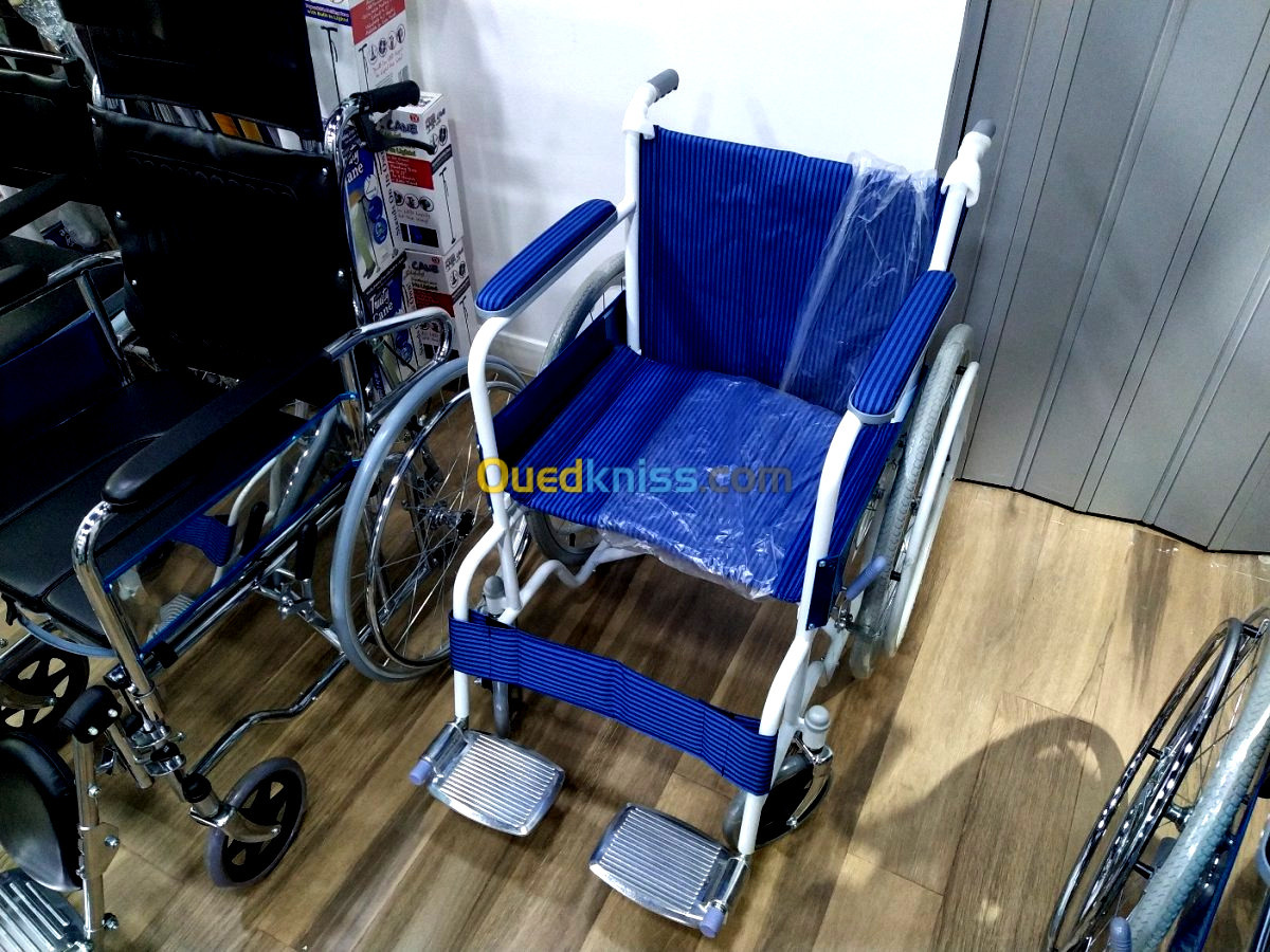 FAUTEUIL ROULANT BLEU PNEU GONFLABLE