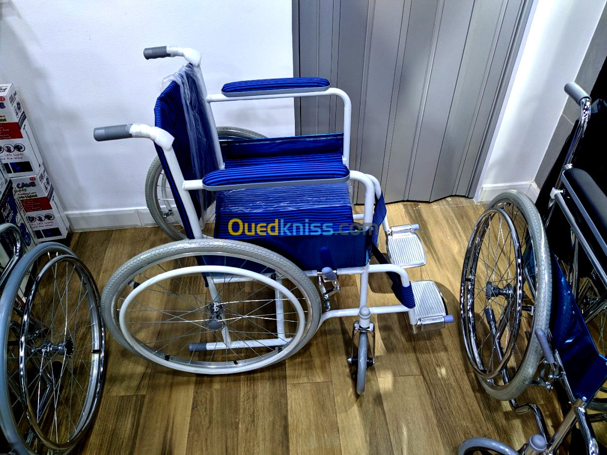 FAUTEUIL ROULANT BLEU PNEU GONFLABLE