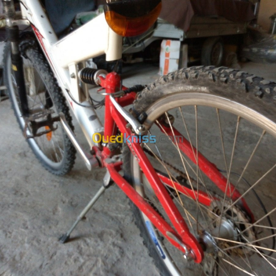 Vélo Peugeot en Aluminium