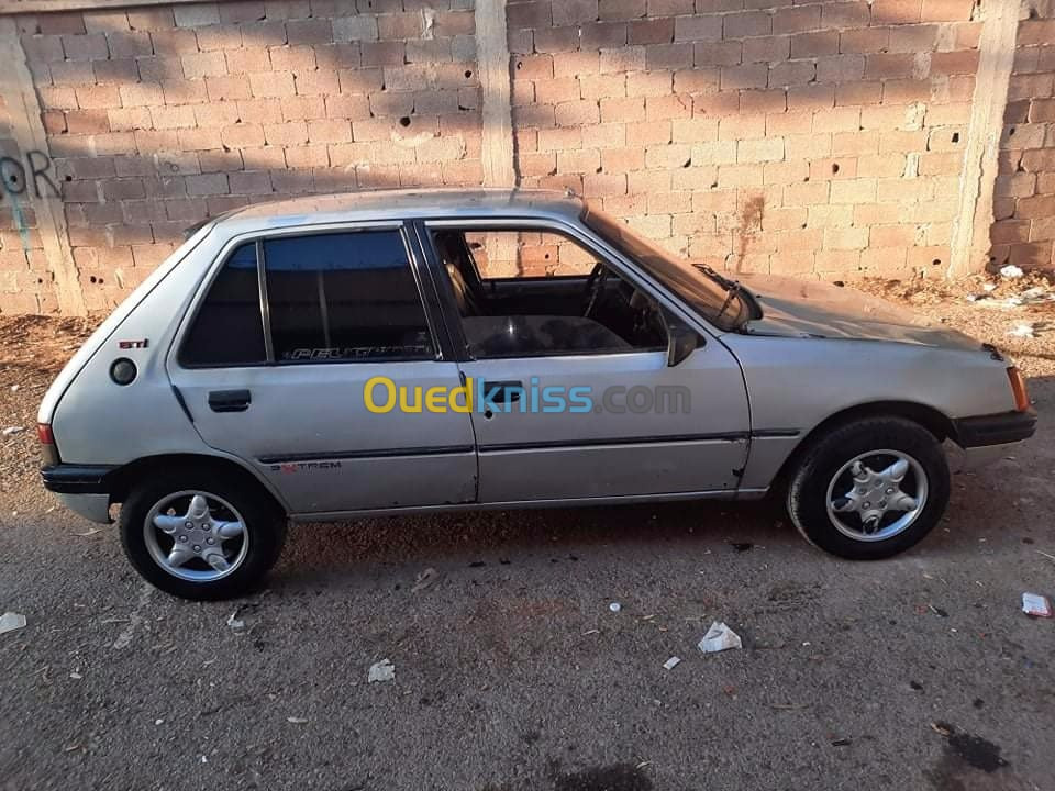 Peugeot 205 1988 