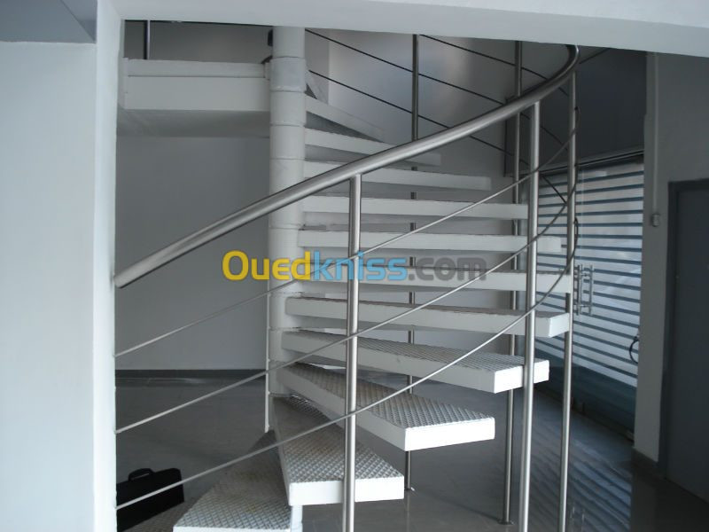 verre et rampe d’escalier en inox