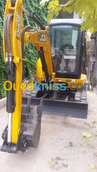 JCB 3 cx et poclain camion doble pone