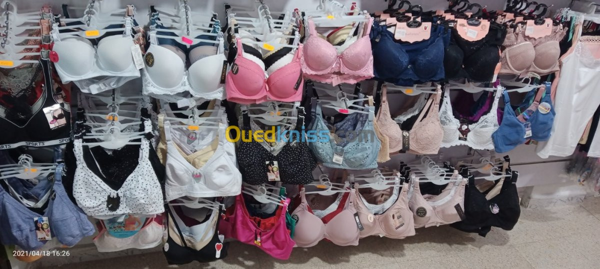 A vendre une petite boutique lingerie 