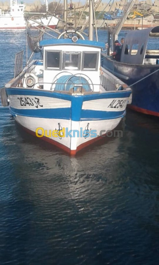 Bateau de pêche Sardinier en bois