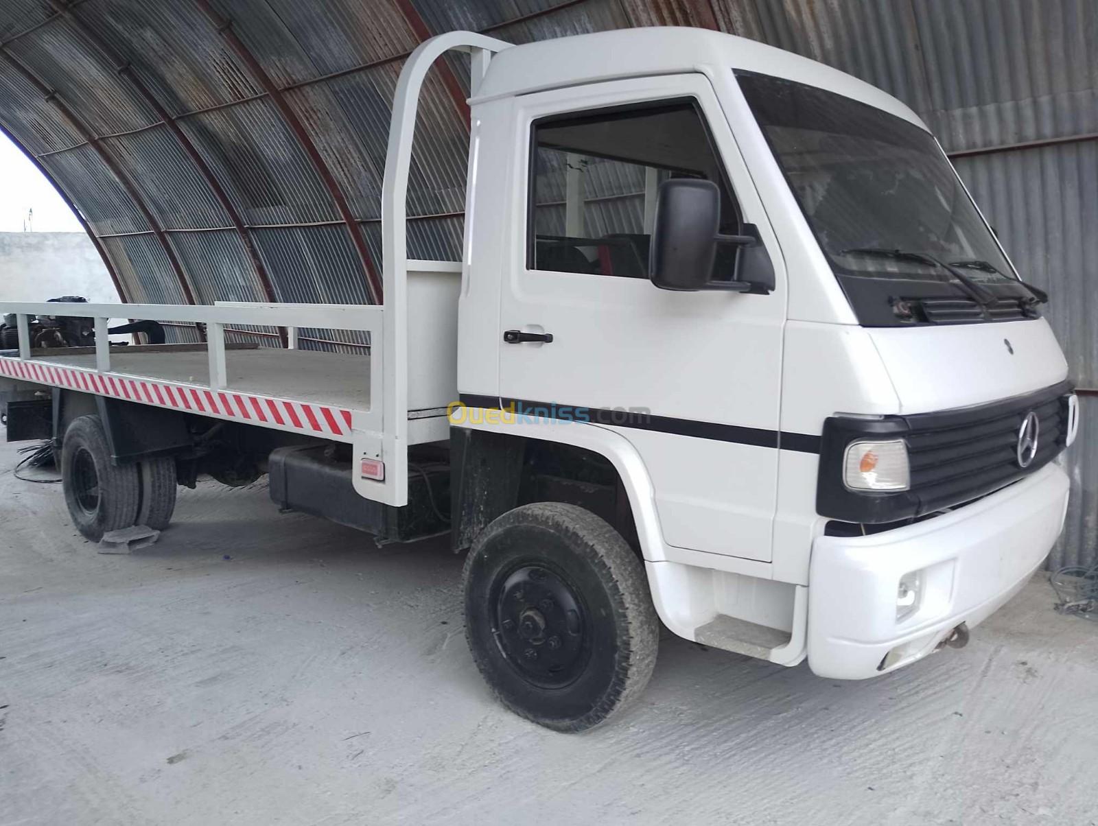 mercedes camion deppanage avec grue MB800 2000