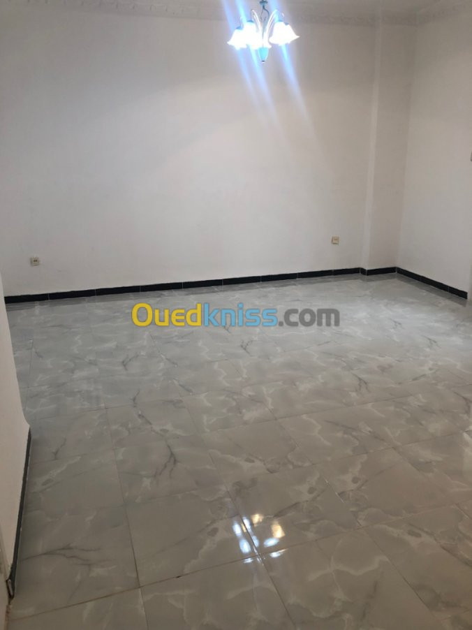 Location Appartement F5 Blida Blida