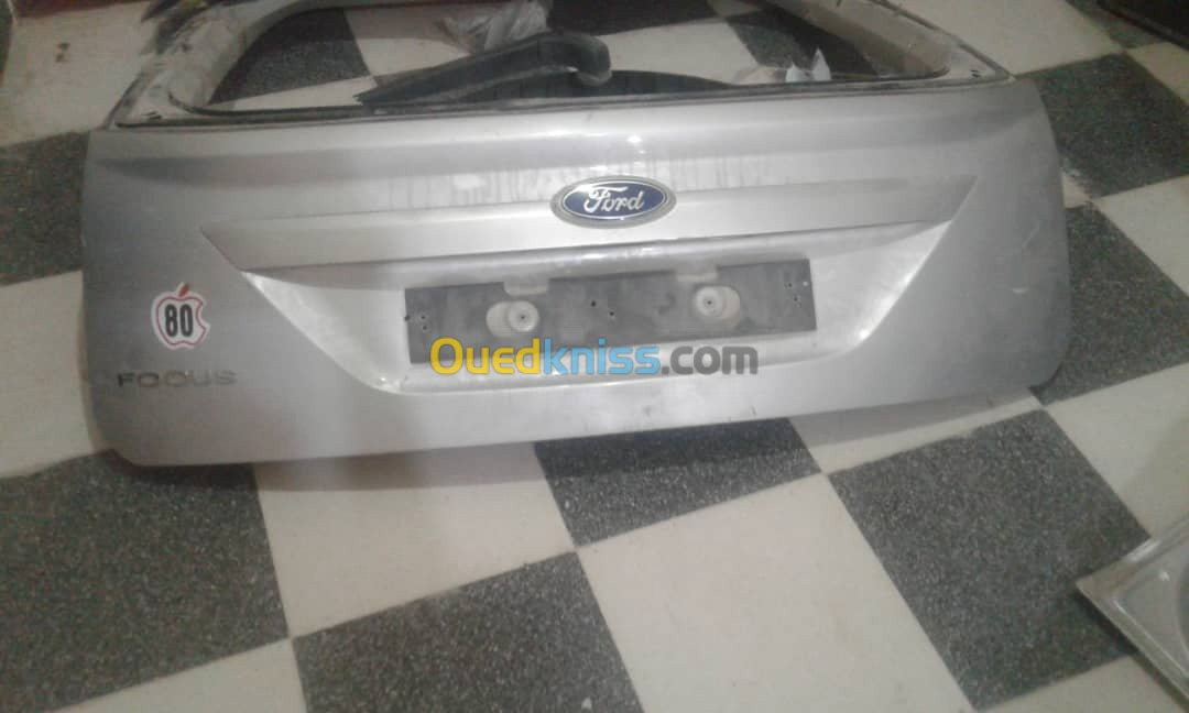 Male ford focus 2011 grise argent