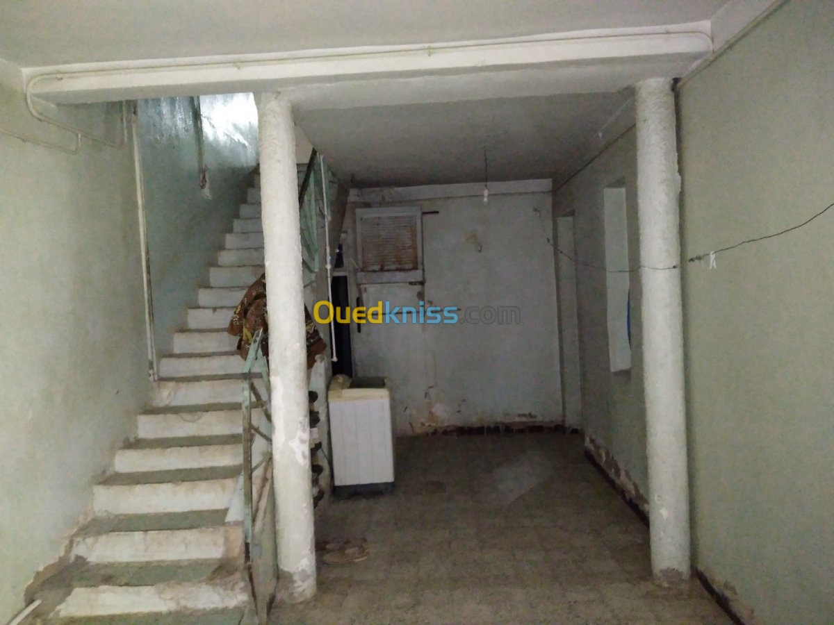 Vente Appartement F9 Bechar Bechar