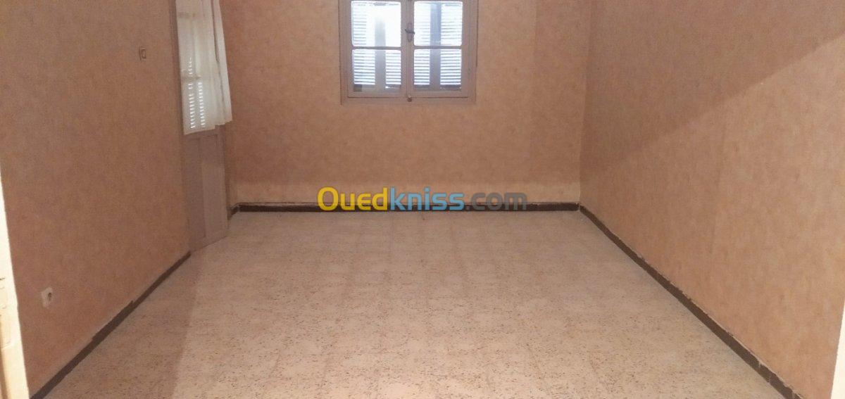 Location Appartement F4 Mostaganem Sidi ali