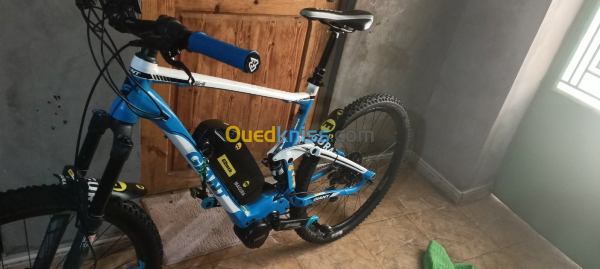 Disponible vélo de sport électrique 