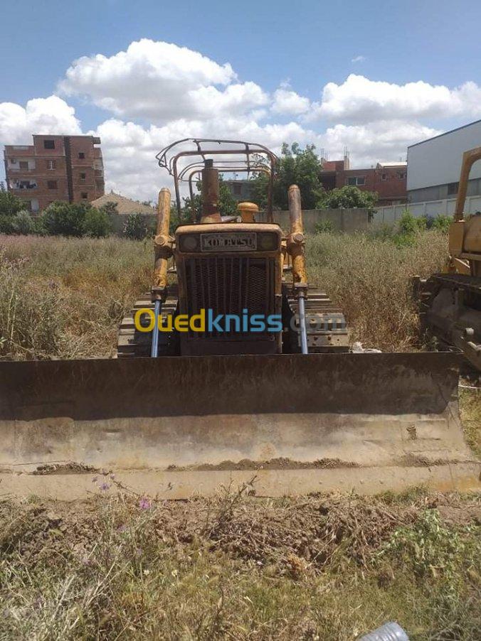 Komatsu D65 كوماتسي