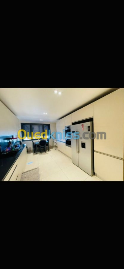 Location Appartement F4 Alger Hydra