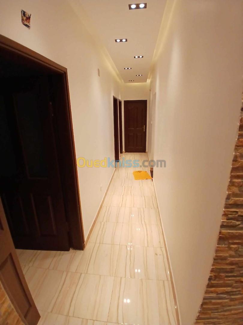 Location Appartement F4 Mostaganem Mezghrane