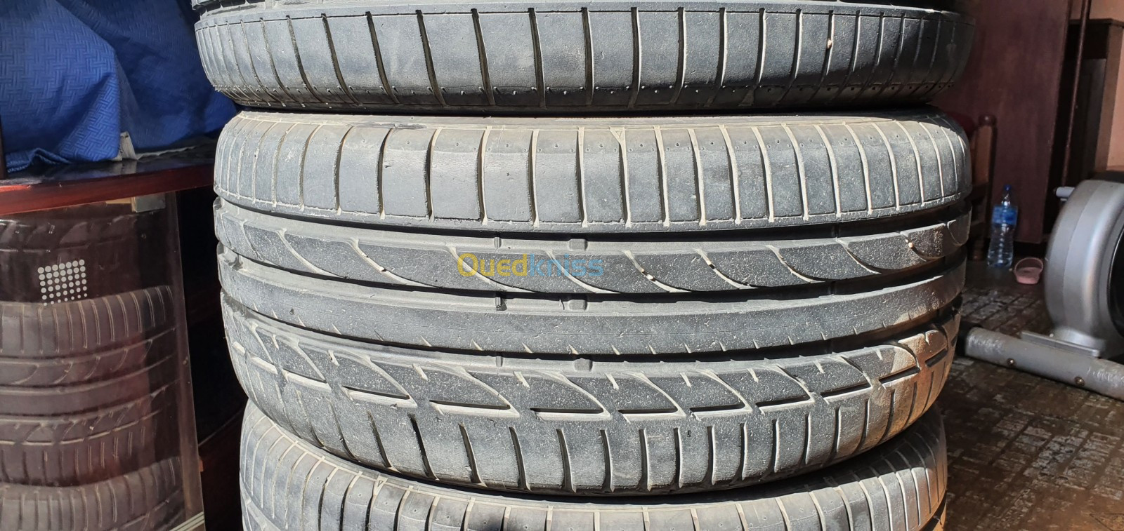 Pneus BRIDGESTONE 235 40 19 