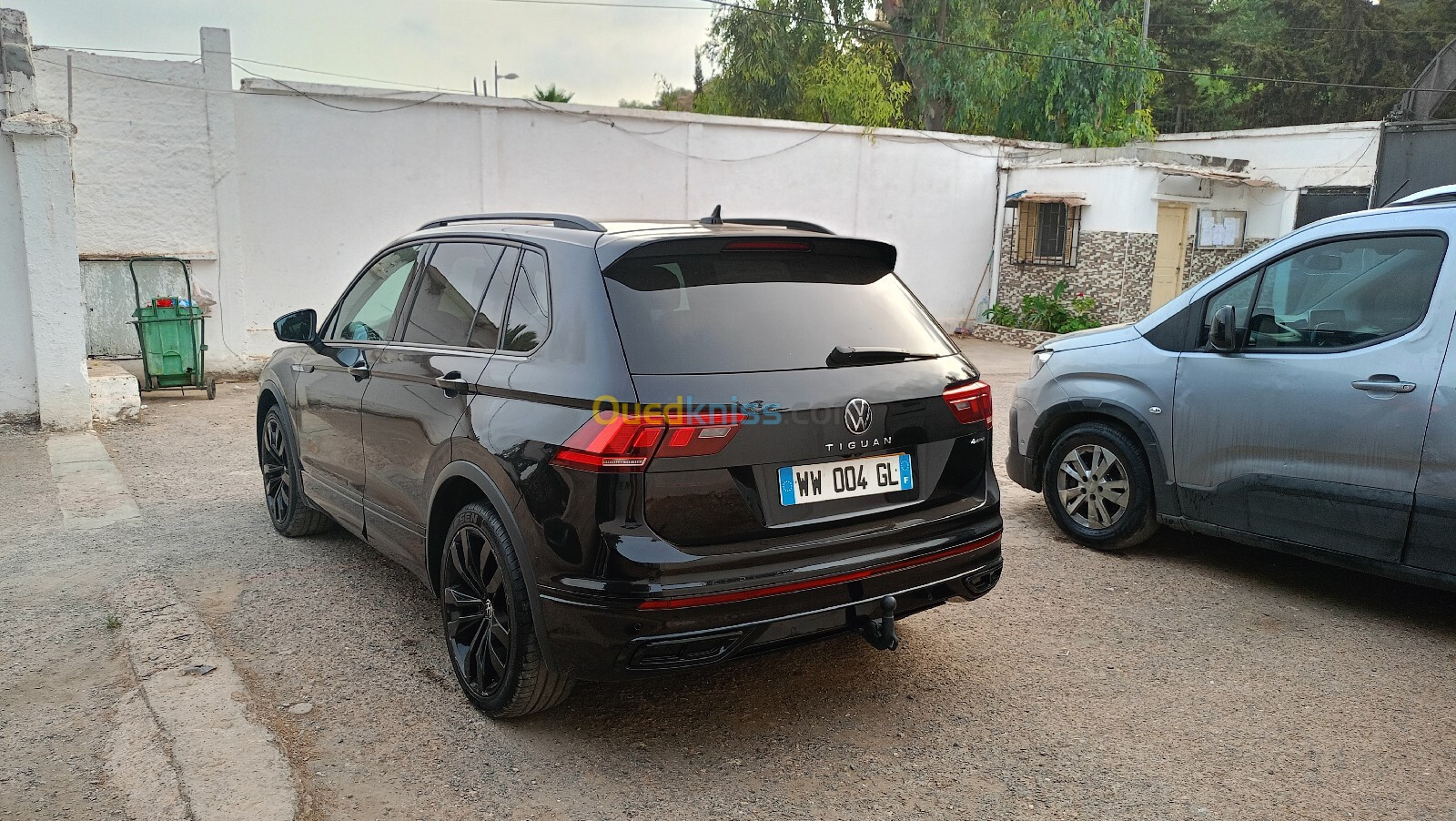 Volkswagen Tiguan 2021 Black Black