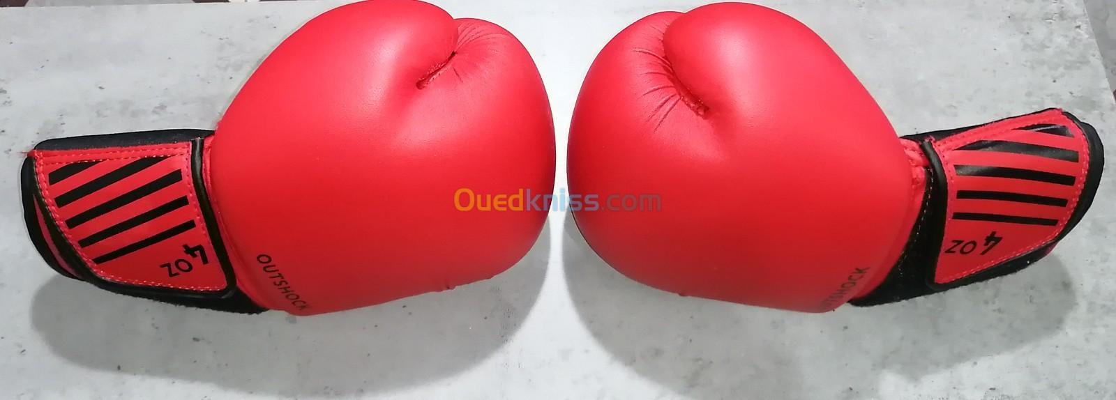 Gants De Boxe 100 Rouges (Enfants) 4oz OUTSHOCK (DECATHLON)