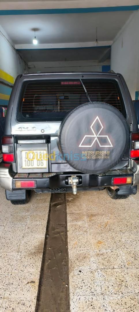 Mitsubishi Pajero Court 2000 Pajero Court