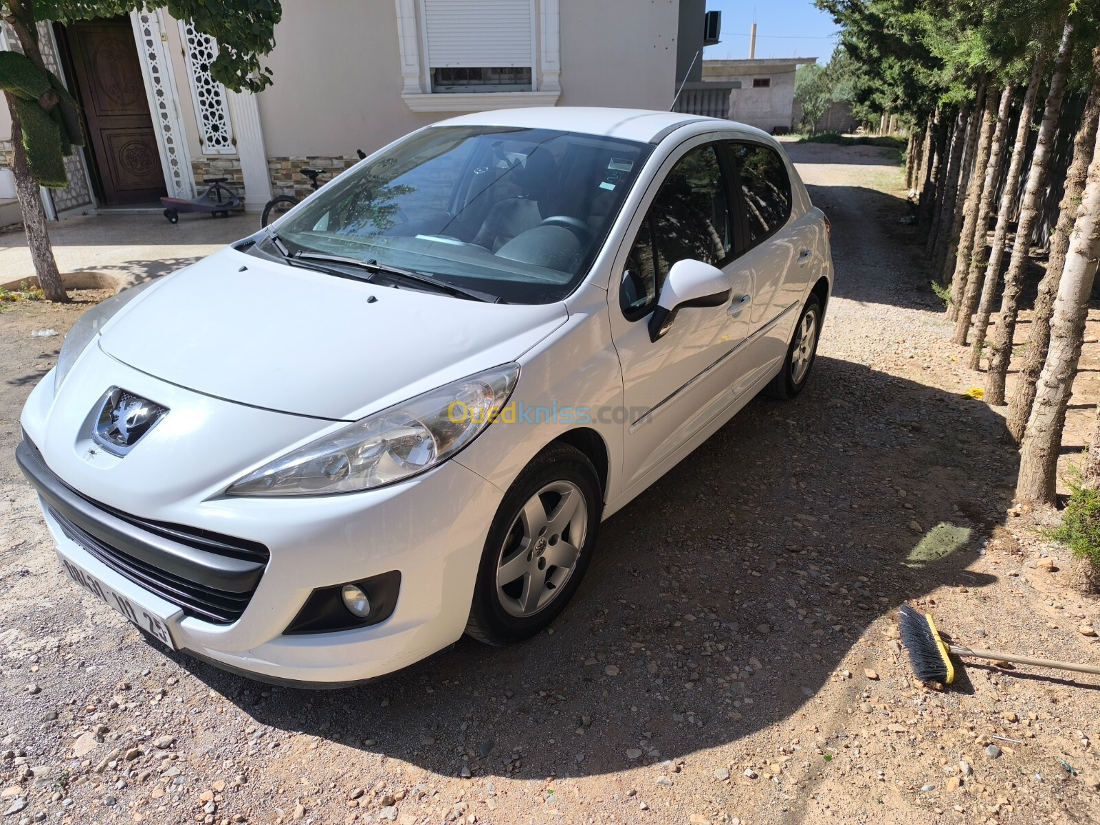 Peugeot 207 2011 