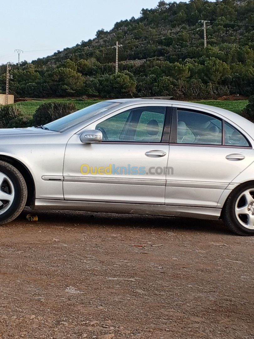 Mercedes افونڨارد 2002 