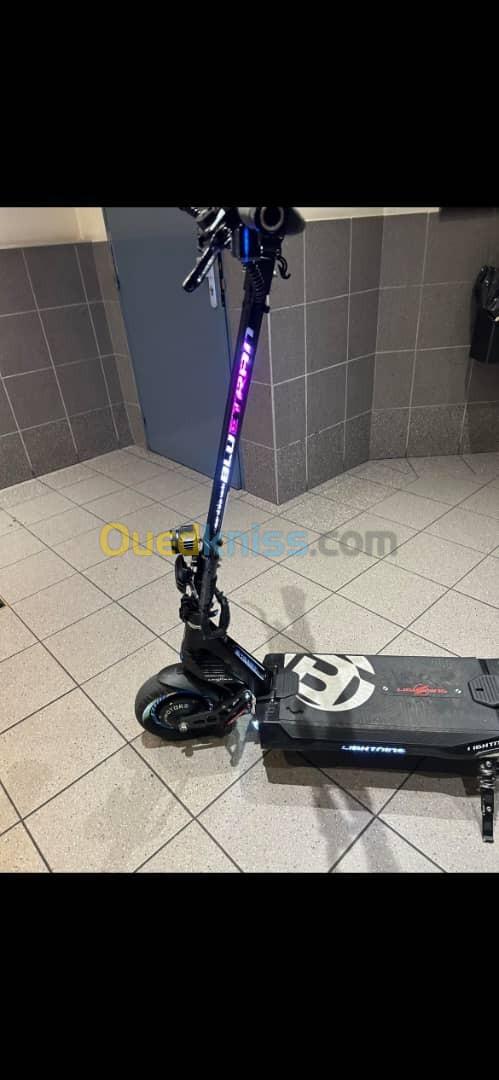 Trottinette électrique BLUETRAN LIGHTNING Pro Par Dualtron 