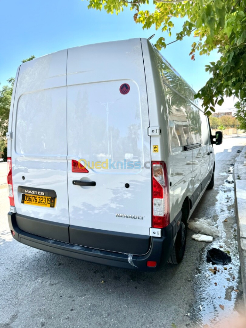 Renault Master 2023