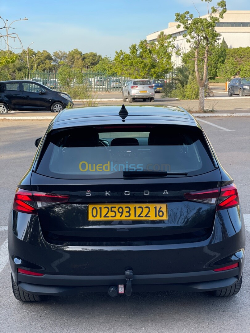 Skoda Fabia style avec toit panoramique 2022 