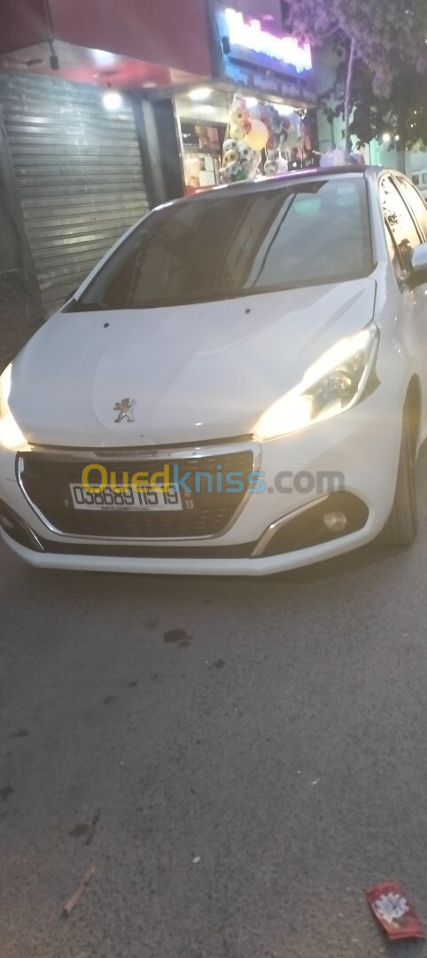 Peugeot 208 2015 208