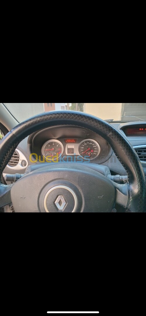 Renault Clio 3 2011 Exception