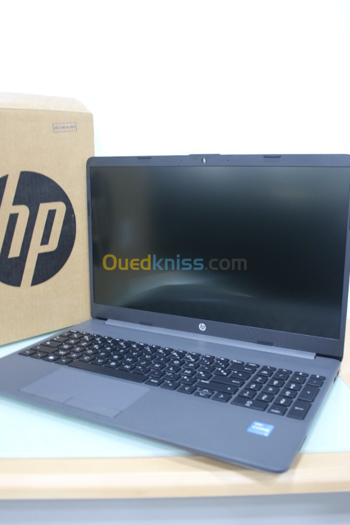 LAPTOP - HP I3 11EME -