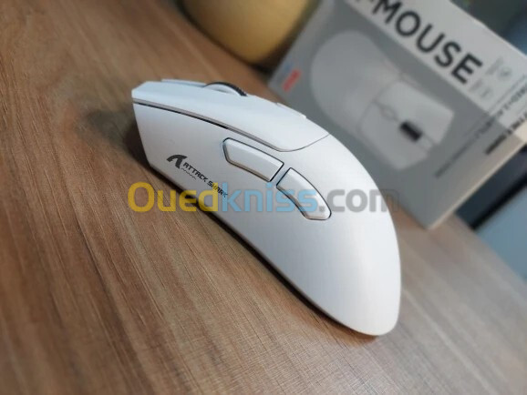 Attack Shark R1 Souris Bluetooth Sans Fil Wireless / Wired Gaming Mouse 18000 Dpi 1000 Hz PC