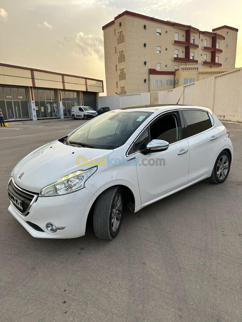 Peugeot 208 2015 Allure