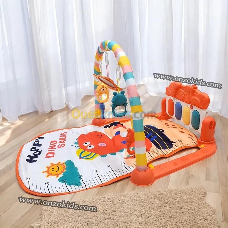 Tapis d'éveil avec piano et jouets pour bébé