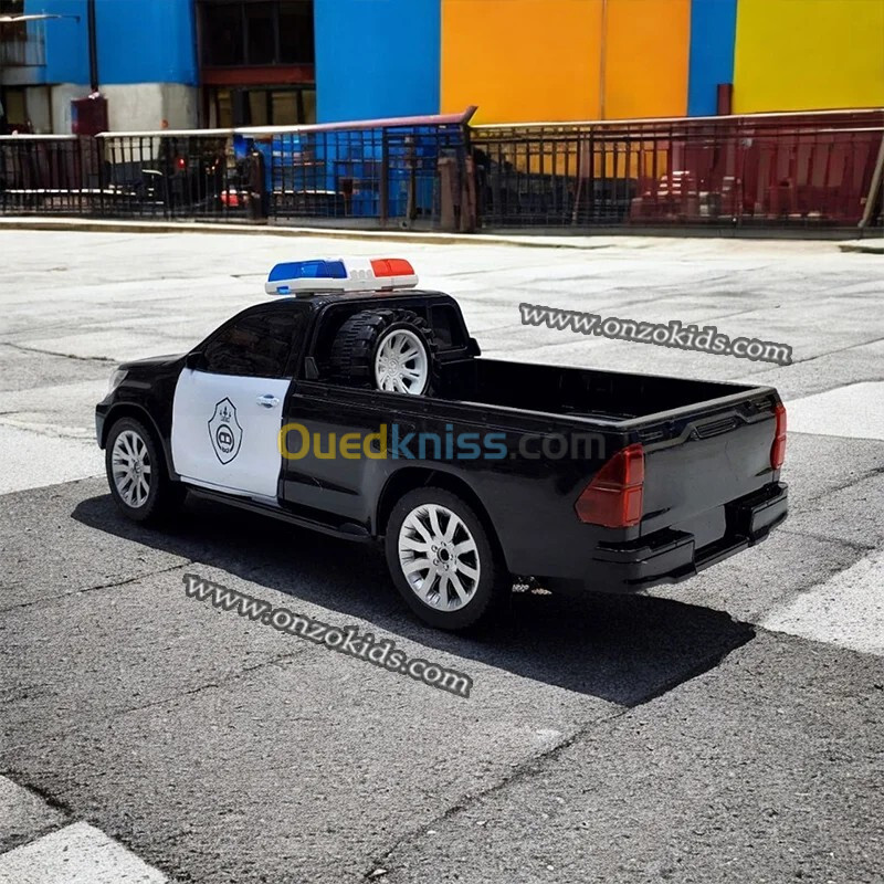 Voiture de police télécommandée