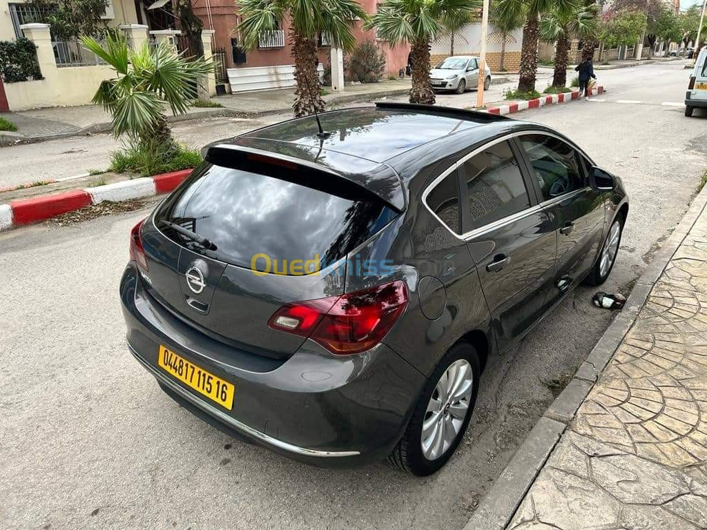 Opel Astra 2015 COSMO