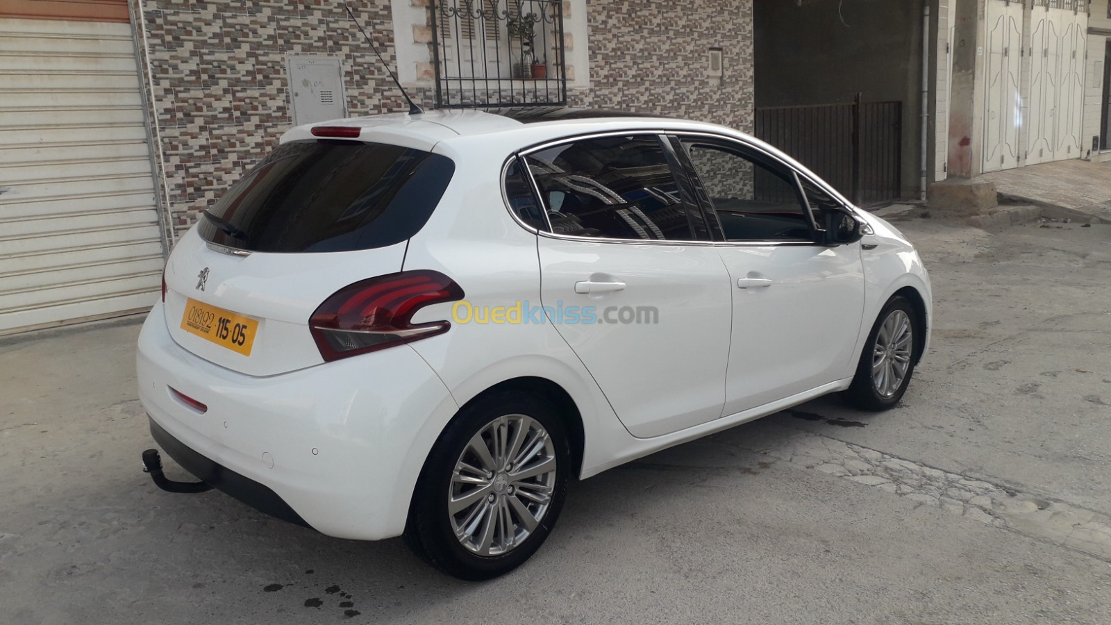 Peugeot 208 2015 Access Facelift