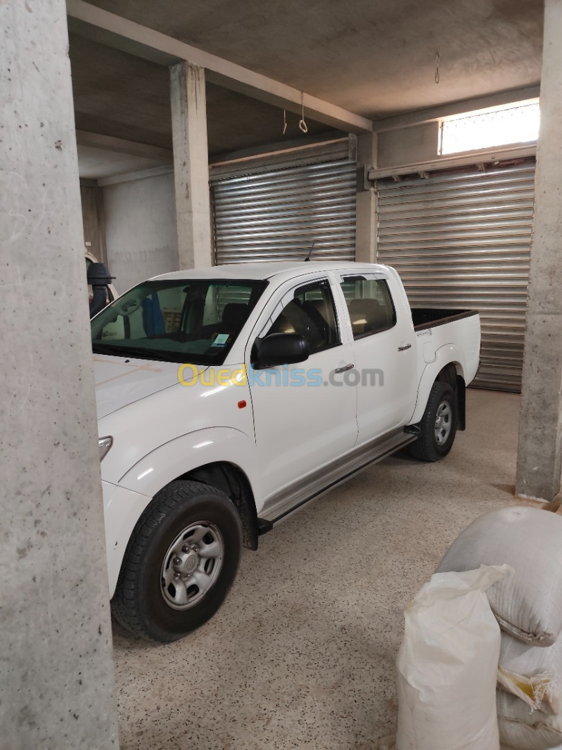 Toyota Hilux 2013 هو ليكس