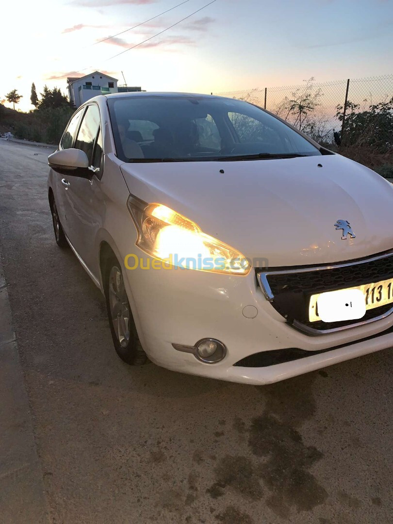 Peugeot 208 2013 