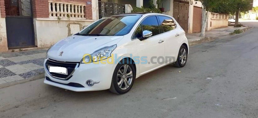 Peugeot 208 2015 Allure