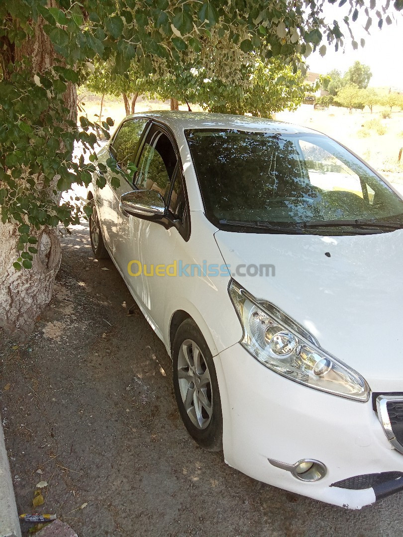 Peugeot 208 2014 Allure