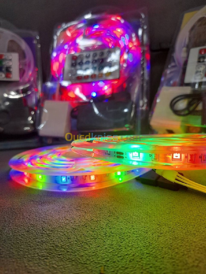 Rouleaux LED 5Metres RGB Multi-Couleurs avec Telecommande 