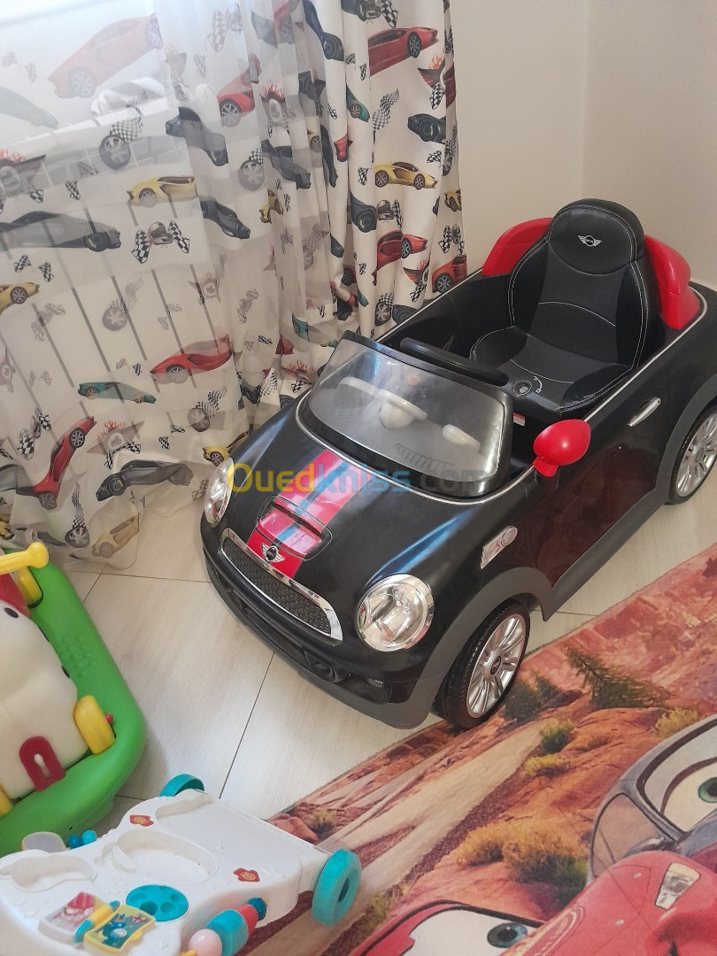 Voiture pour enfants 