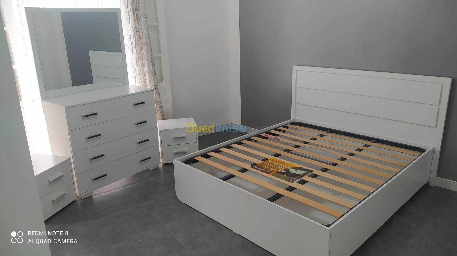 سرير غرفة نوم بتصميم عصري بمختلف الأحجام و تشكيلة ألوان حسب رغباتكم