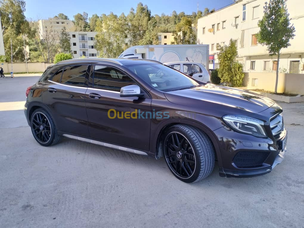 Mercedes GLA 2015 