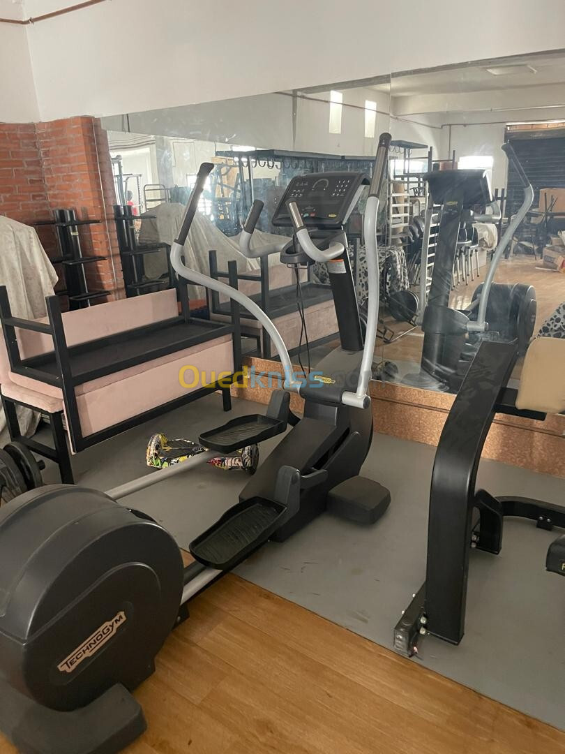 Material presque tout neuf technogym