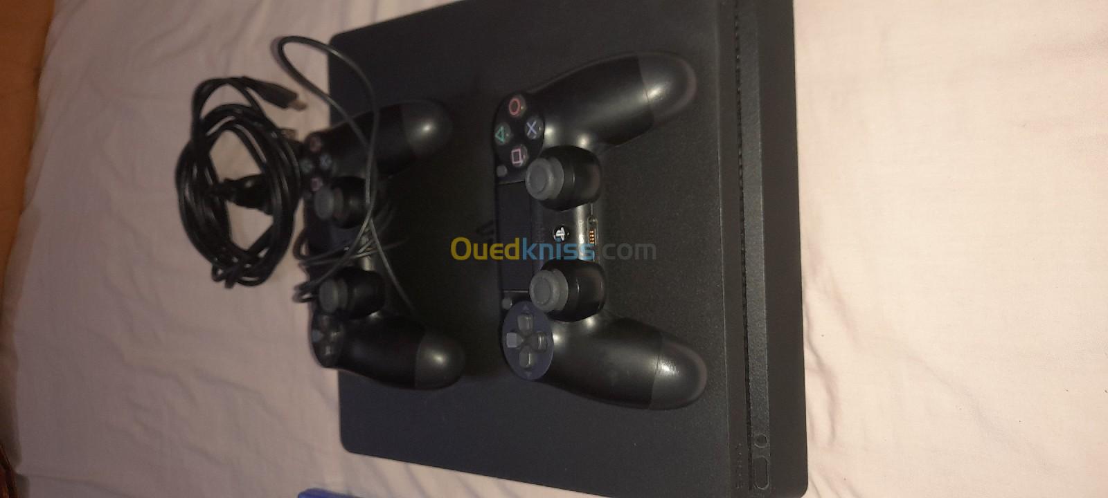 2 PlayStation 4slim  . 11.02 et 11.50 