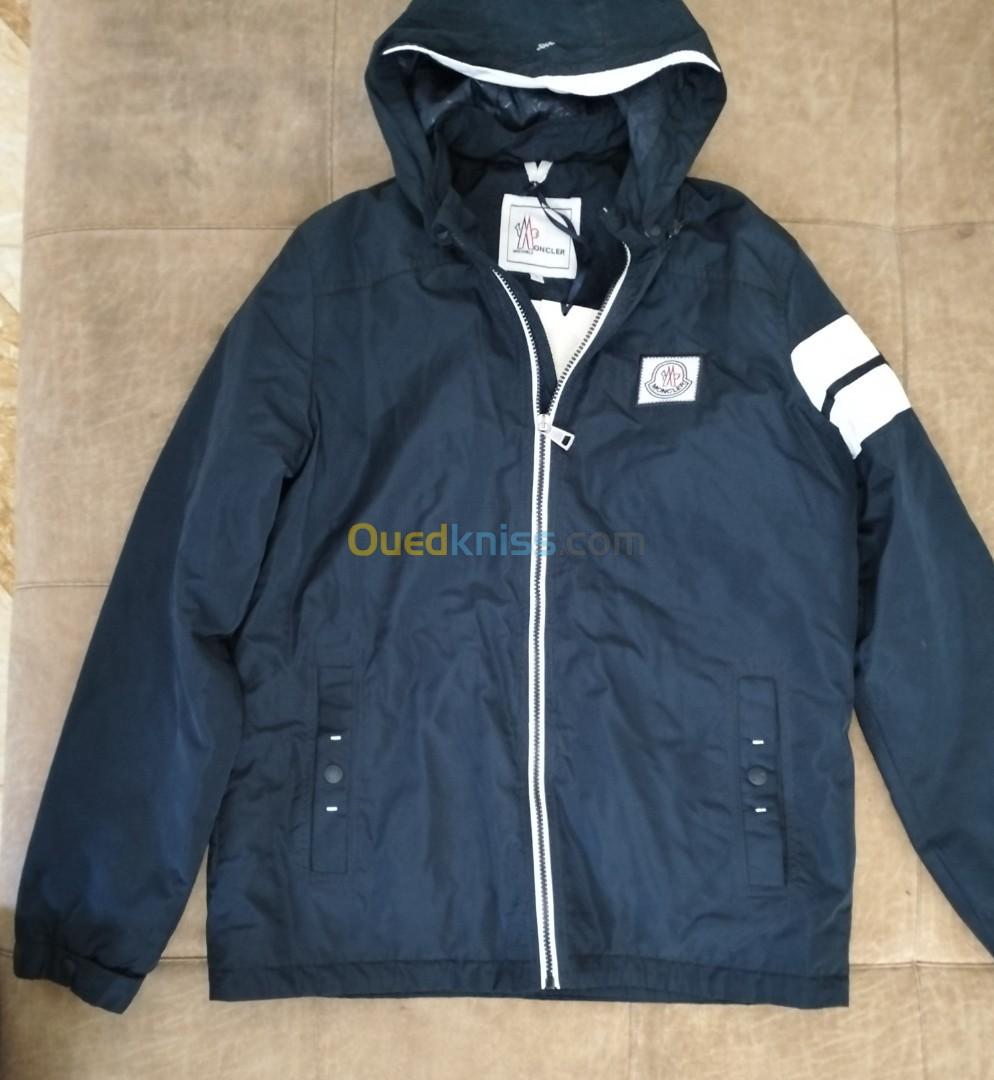 Veste imperméablead mark Moncler mad in italy taille L 